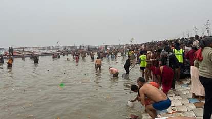 Mahakumbh 2025 First Snan Photos Har Har Mahadev, Jai Shri Ram Chants Check Visual