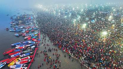 Mahakumbh 2025 Grand Inauguration in Prayagraj Lakh Of Devotees First Shahi Snan Check Photos