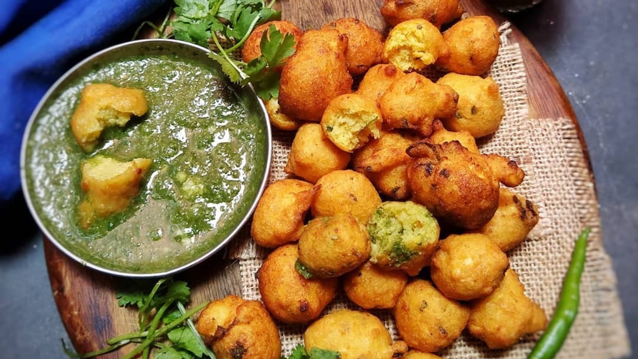 Makar Sankranti 2025 Moong Dal Ke Mangode Pakoda Recipe Step by Step Recipe Details