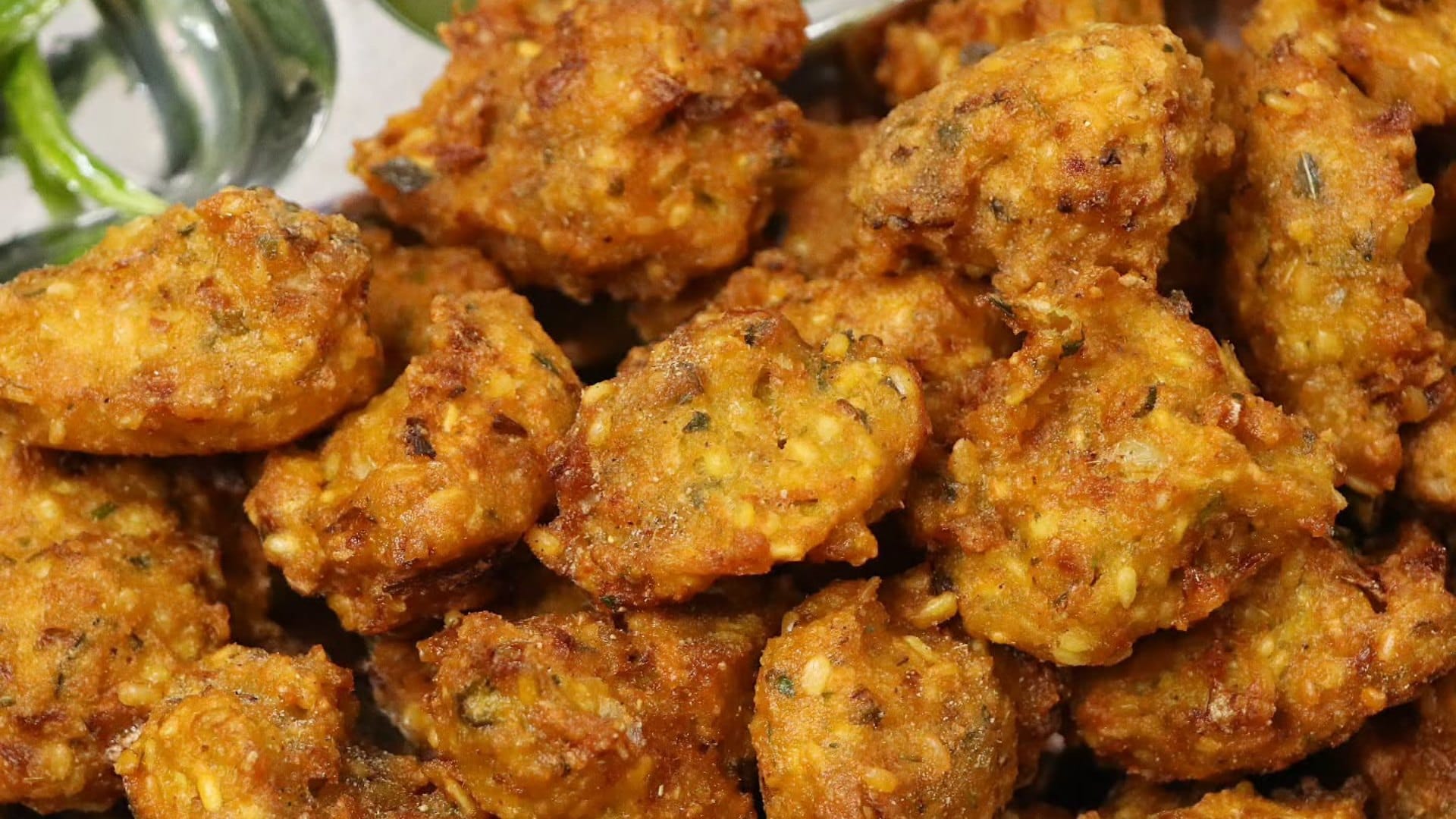 Makar Sankranti 2025 Moong Dal Ke Mangode Pakoda Recipe Step by Step Recipe Details