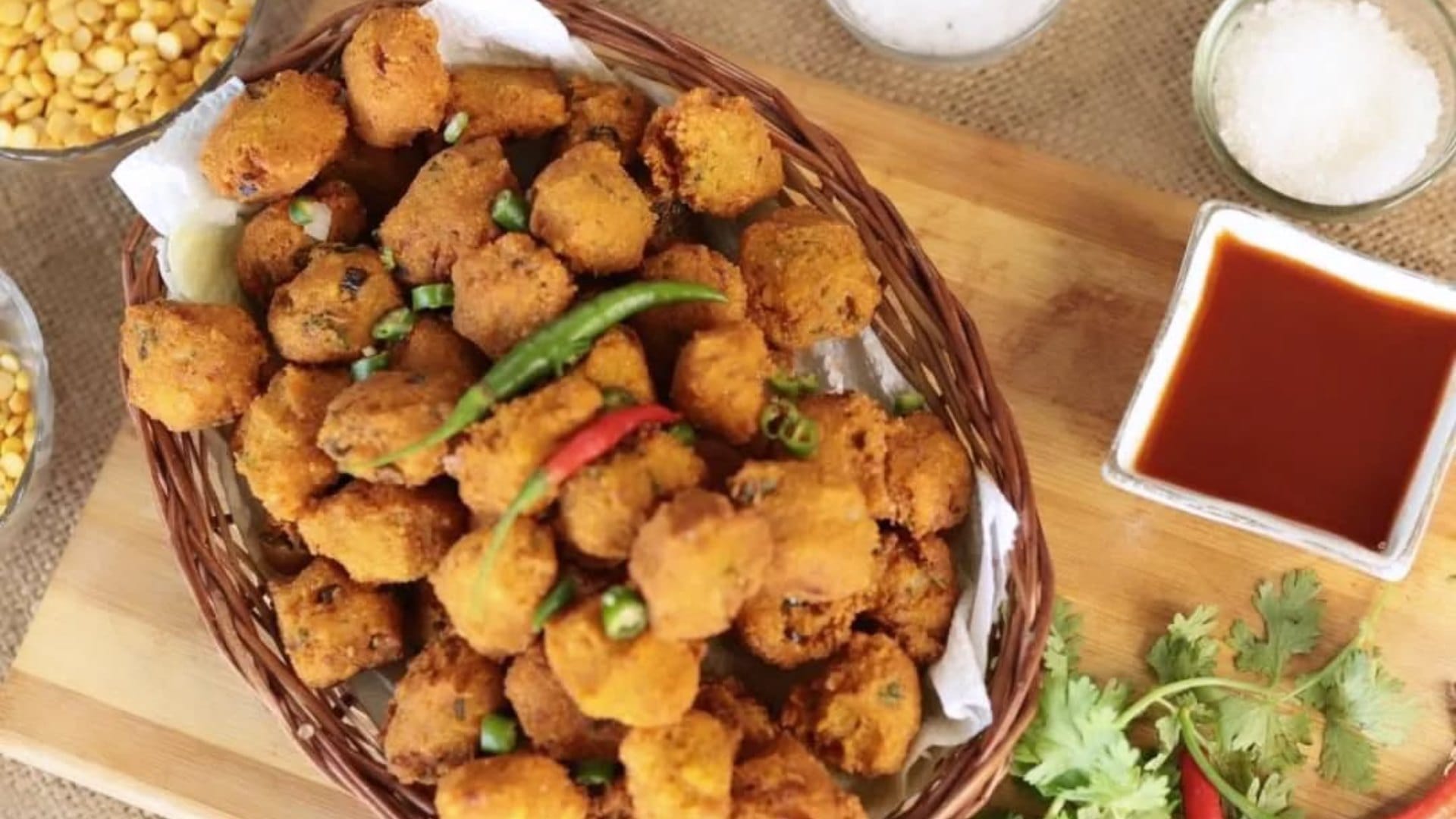 Makar Sankranti 2025 Moong Dal Ke Mangode Pakoda Recipe Step by Step Recipe Details