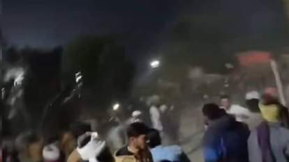 मजदूर और किसान के बीच विवाद