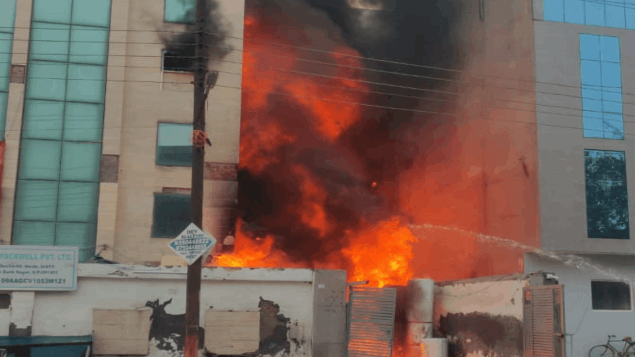 Huge fire breaks out in a plastic bag manufacturing factory