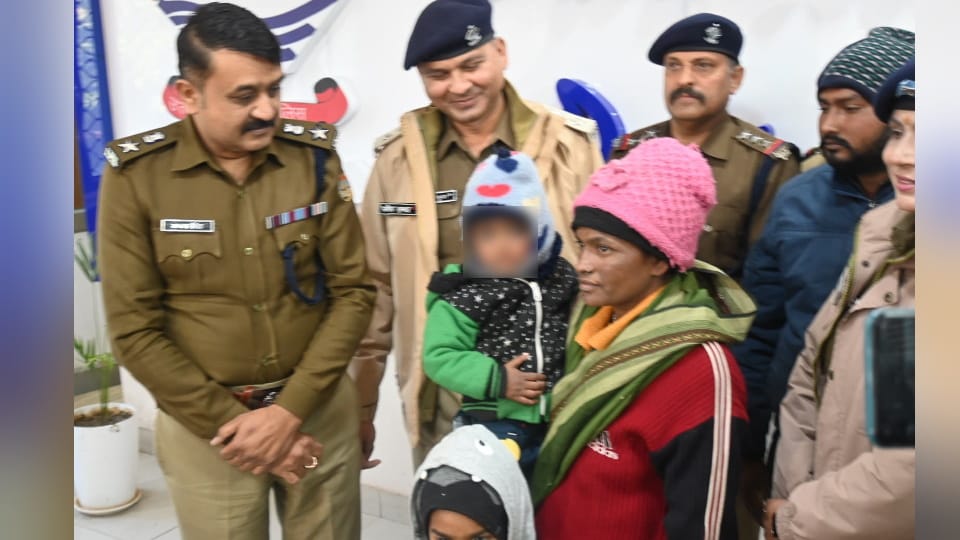 Dehradun Police Arrested Gang that kidnapped and sold two children for two lakh Rupees