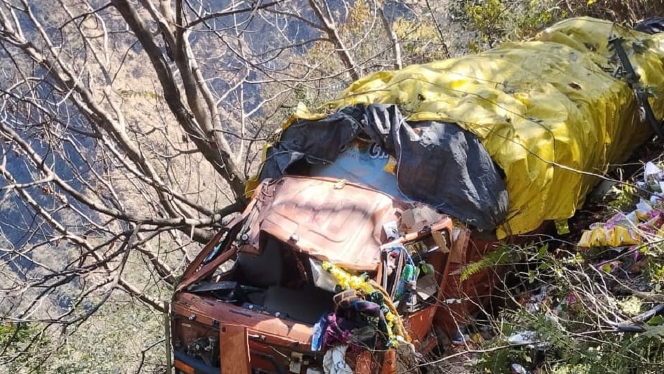 One dead in road accident near Munsiyari-Madkot motorway pithoragarh