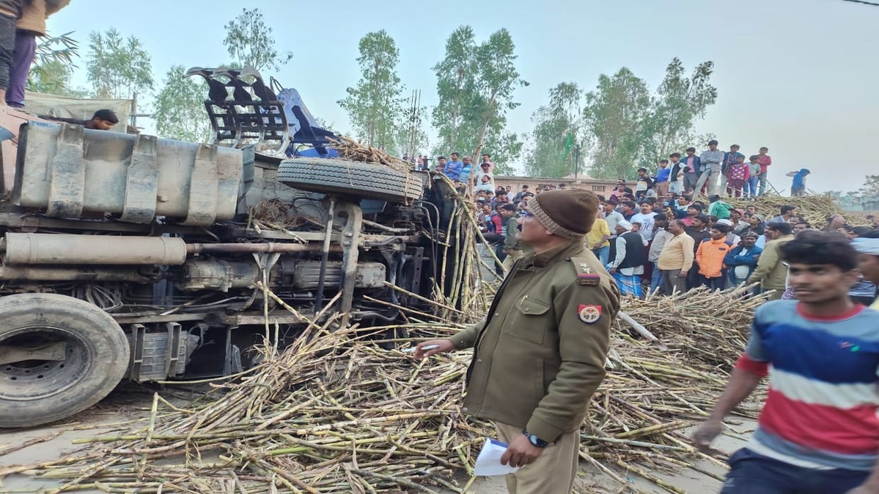 Truck Accident in Lakhimpur Kheri Overloaded Sugarcane Truck Overturns Kills 3 Children Injures 1