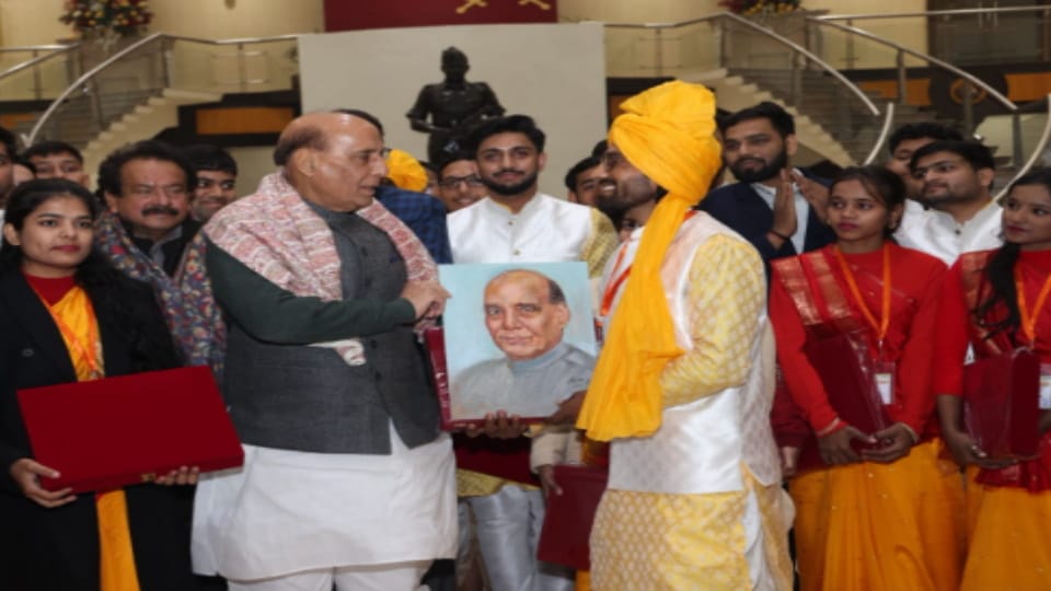 Proud of heritage: Meerut's Ajay had lunch with PM Modi, got first place at national level by making a paintin