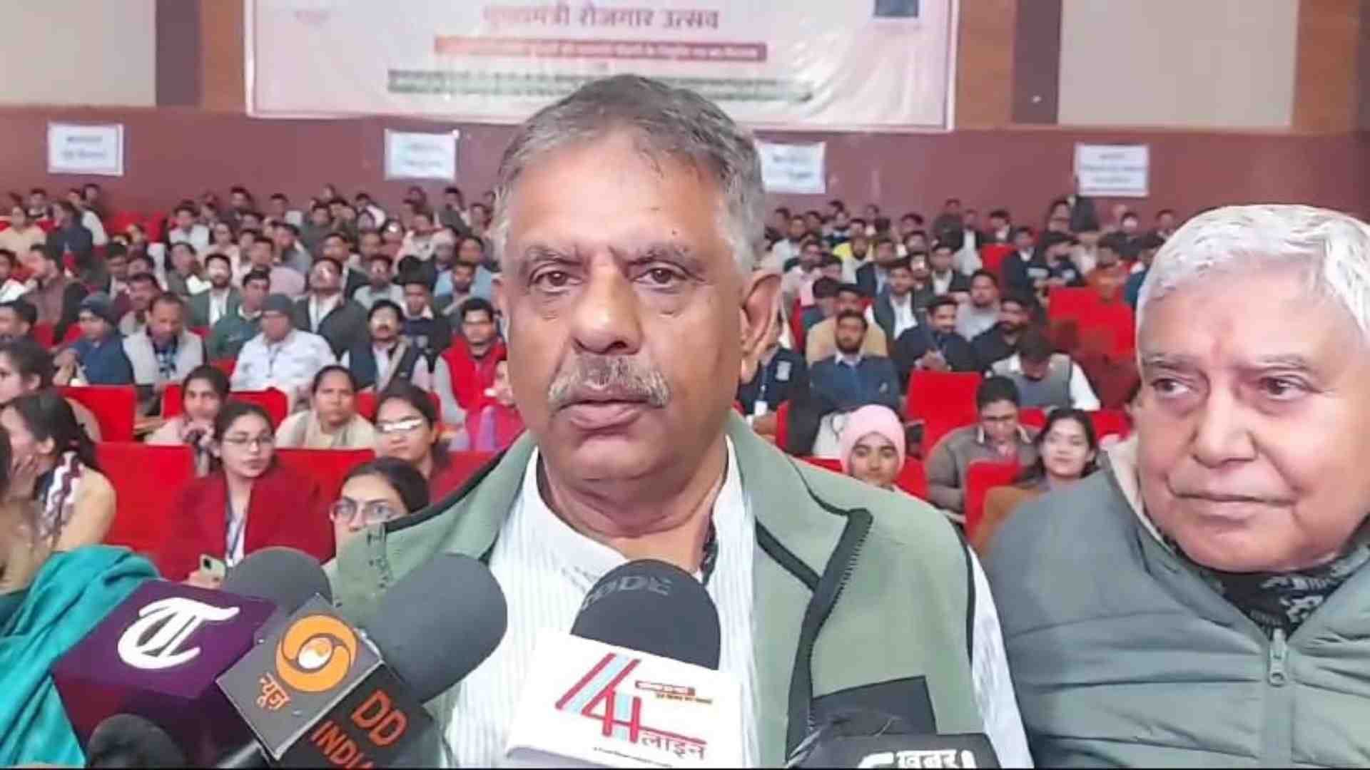 स्वास्थ्य मंत्री गजेंद्र सिंह खींवसर।