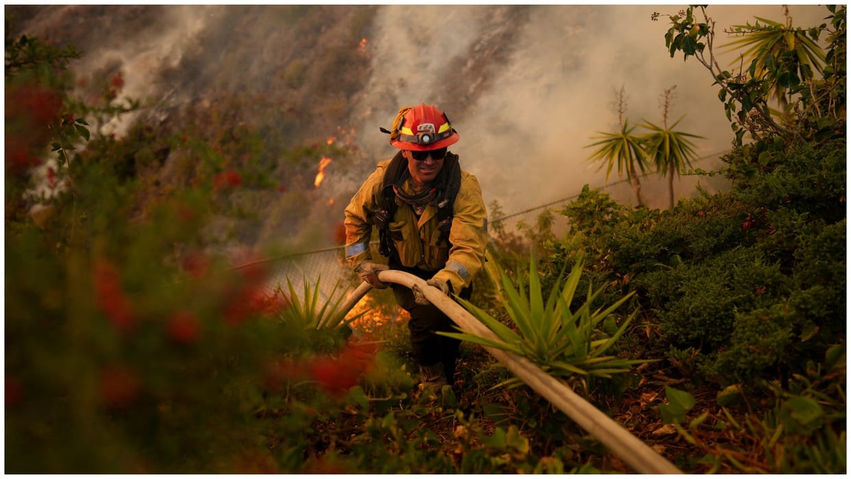 24 Dead Over 12000 Structures Burned In Los Angeles Wildfires Know all about it in 10 Points