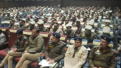 Inspector suspended in Varanasi Instructions given police station incharges outpost incharges