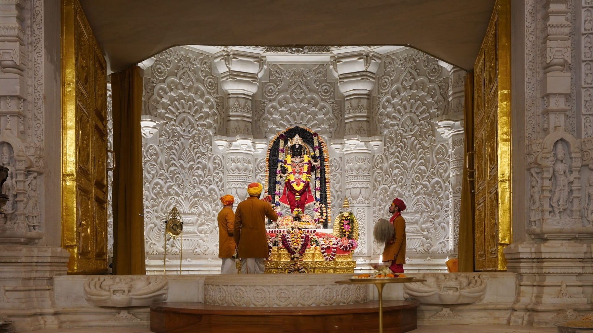 Chappan bhog offered to Ramlala on Makar Sankranti.