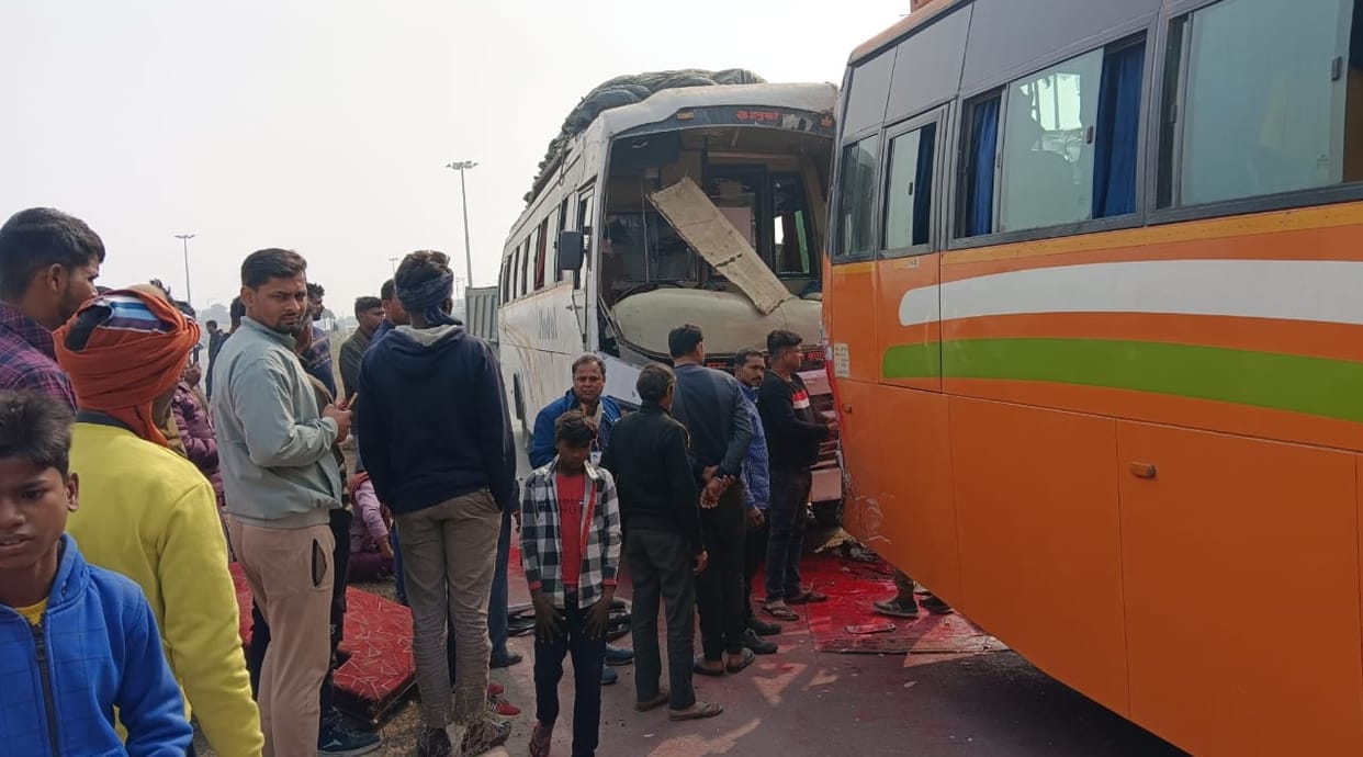 Bihar News: Accident on GT Road in Gaya, 12 passengers going to temple injured; transport department