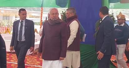 Bihar News: CM Nitish Kumar reached LJP (Ram Vilas) office for Chuda Dahi Banquet, Chirag Paswan not found.