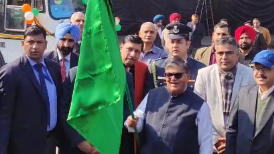 new buses of CTU Sector 17 bus stand chandigarh administrator flag them off