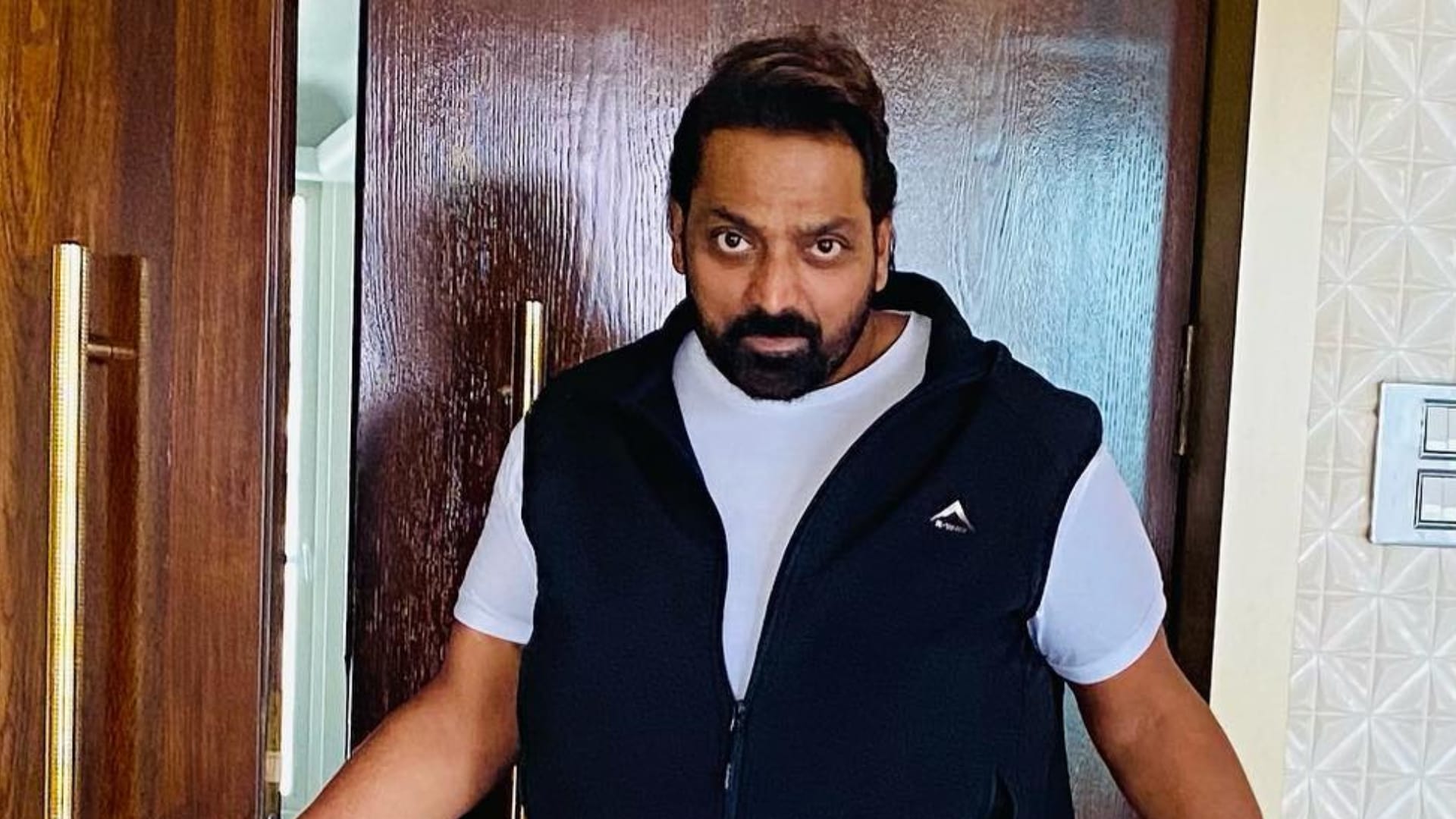 Allu Arjun break his foot and suffered neck injury during pushpa 2 song Jathra shooting reveals Ganesh Acharya