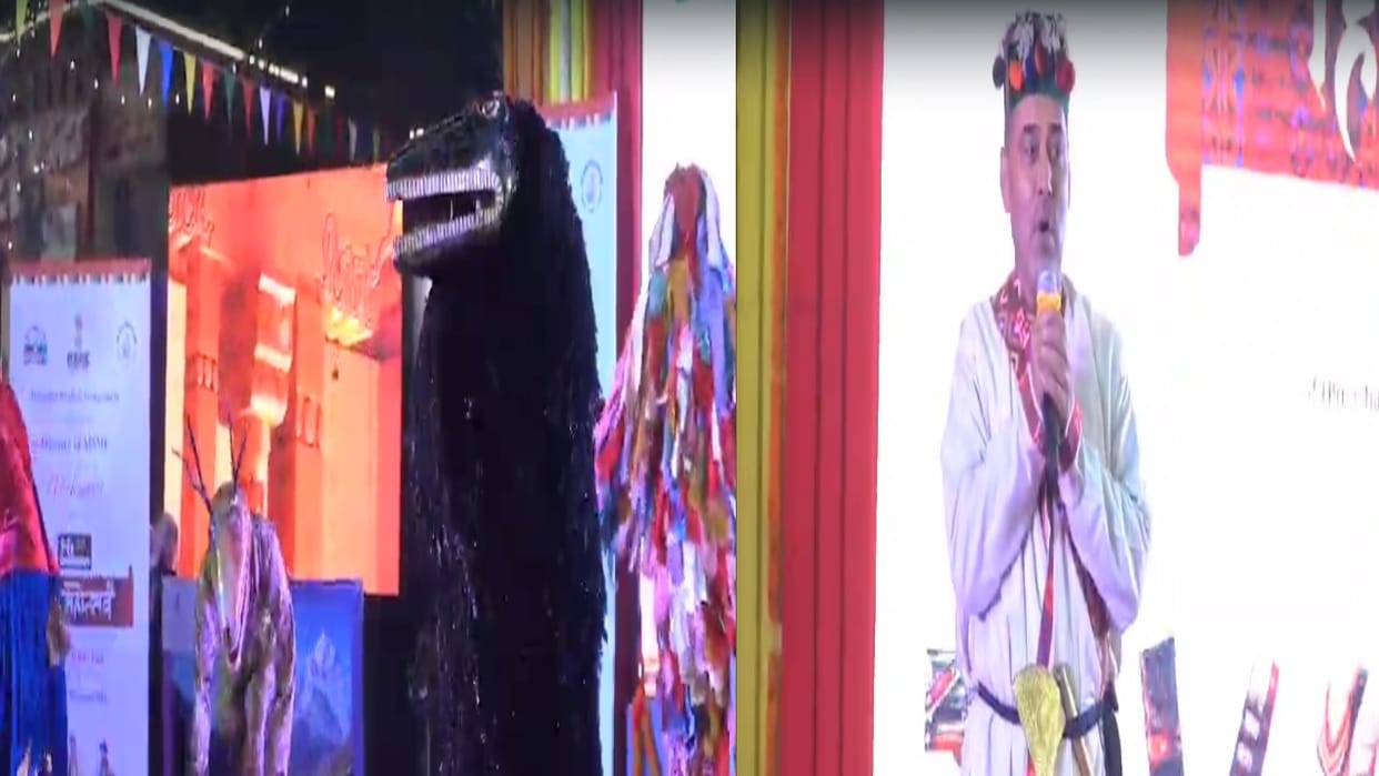 Artists of Choodeshwar cultural group shine in Delhi Haat