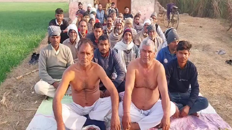Baghpat: Farmers staged a sit-in protest half naked in the bitter cold for the second day, this is their deman