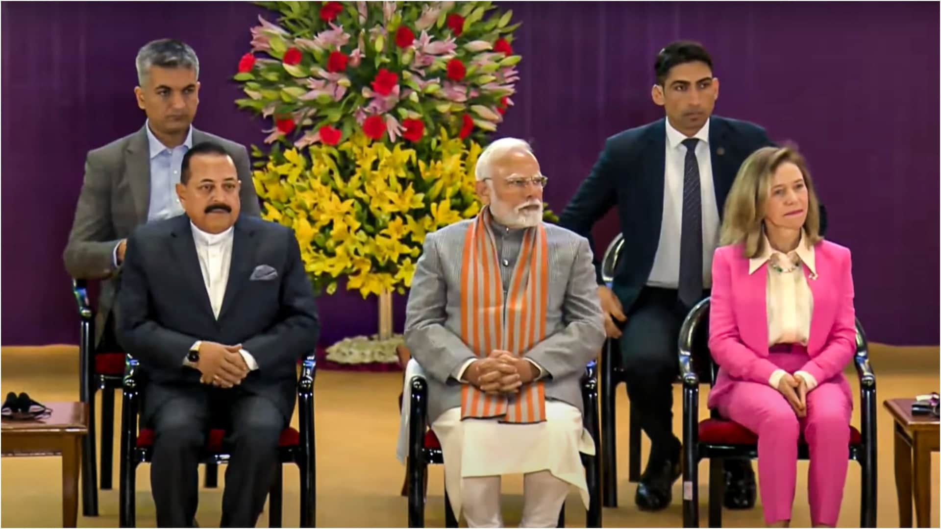 'Now there is a need to develop an earthquake warning system', PM Modi advised meteorologists