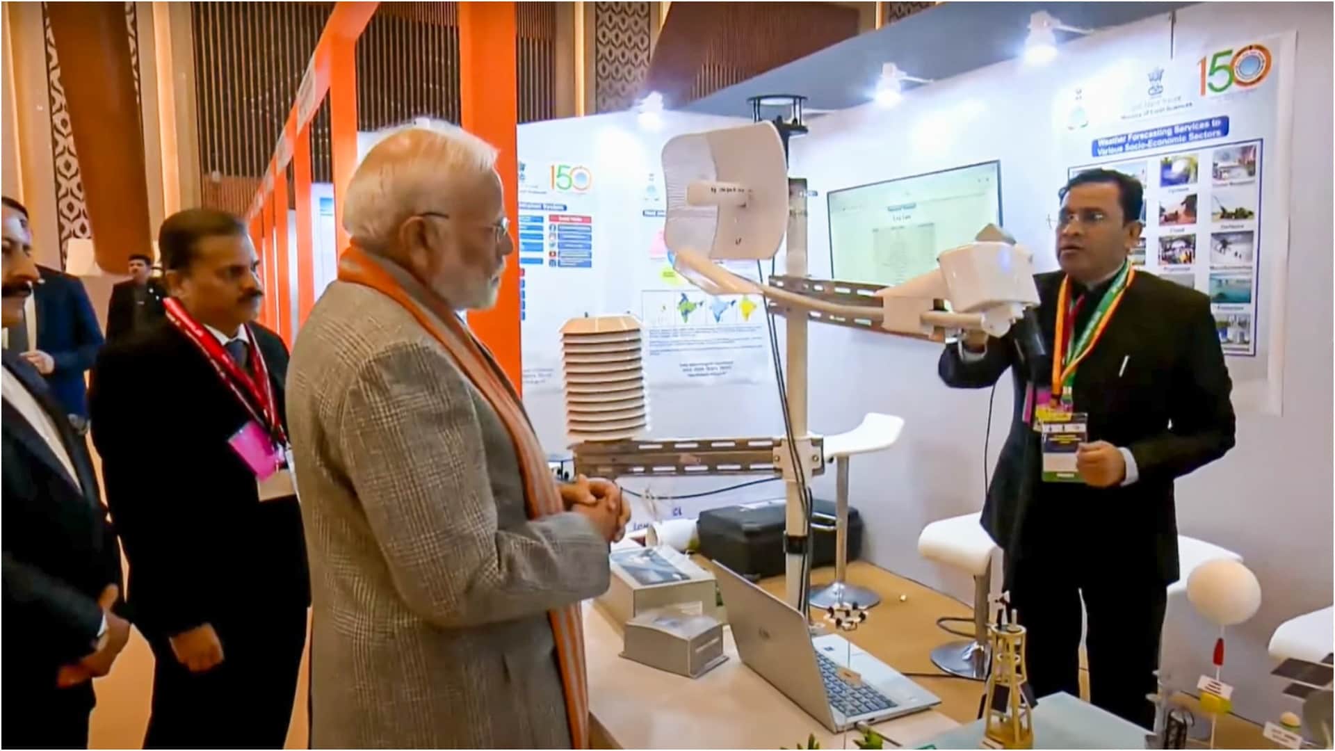 'Now there is a need to develop an earthquake warning system', PM Modi advised meteorologists