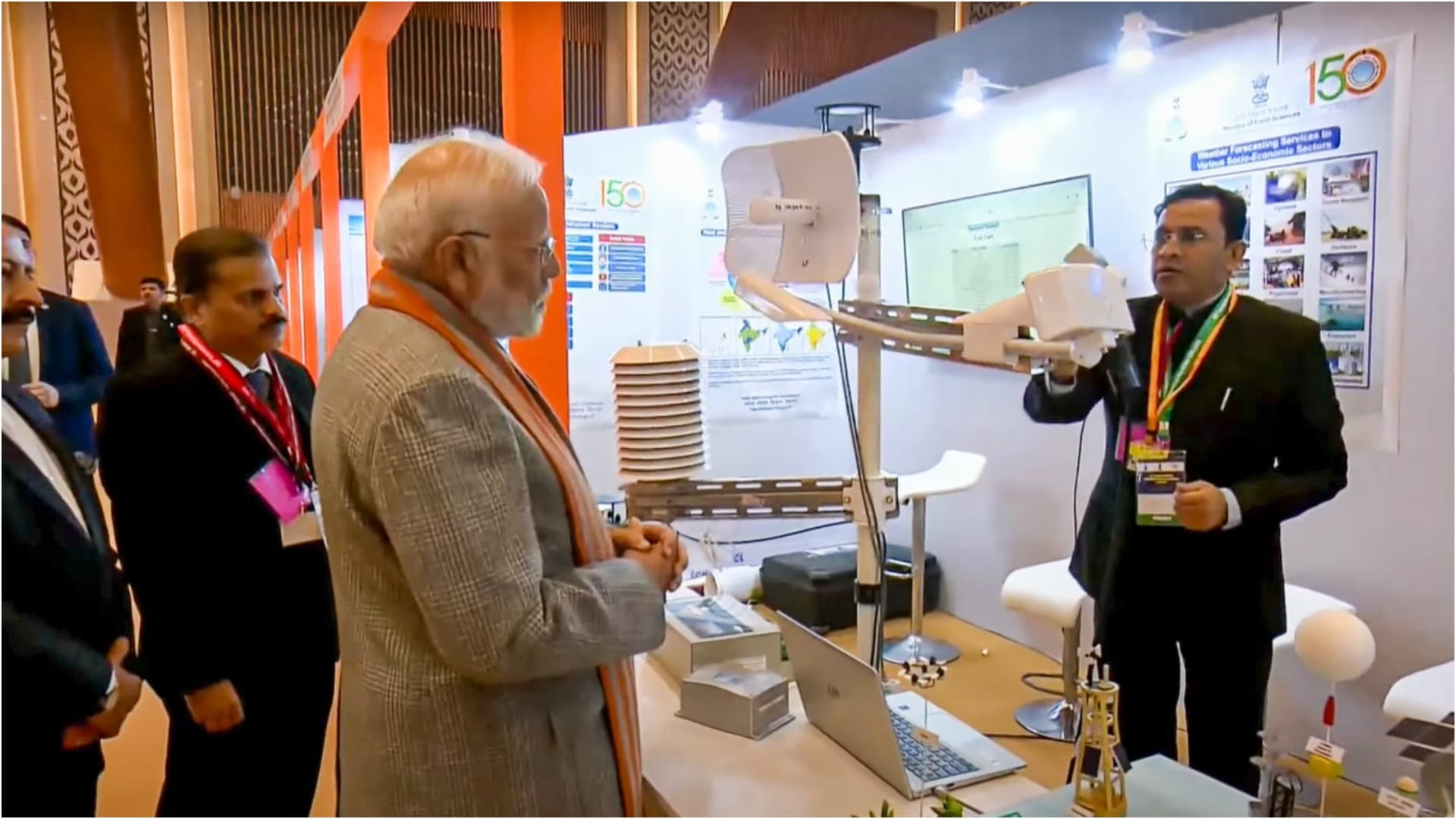 'Now there is a need to develop an earthquake warning system', PM Modi advised meteorologists