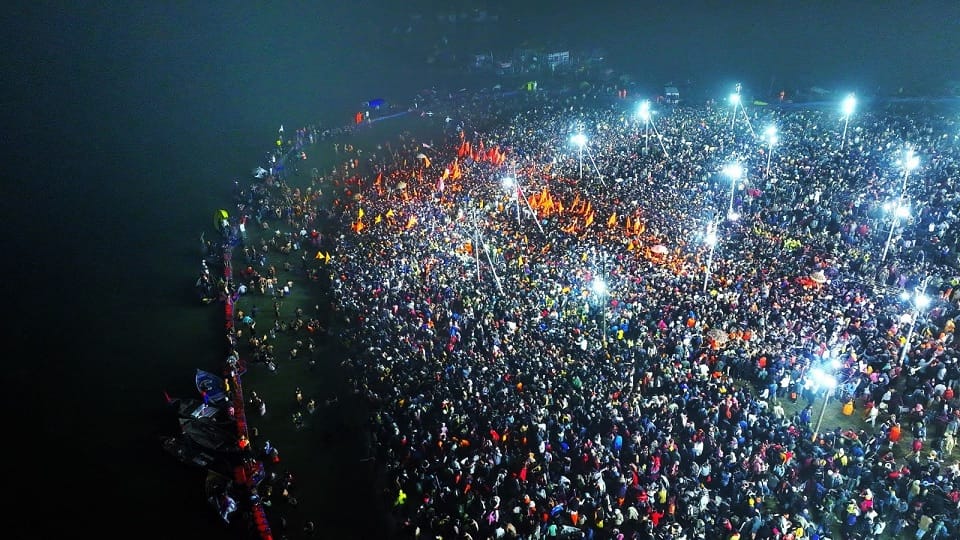 Mahakumbh 2025 First Amrit Snan Naga Sadhus of Mahanirvani Take the First Dip