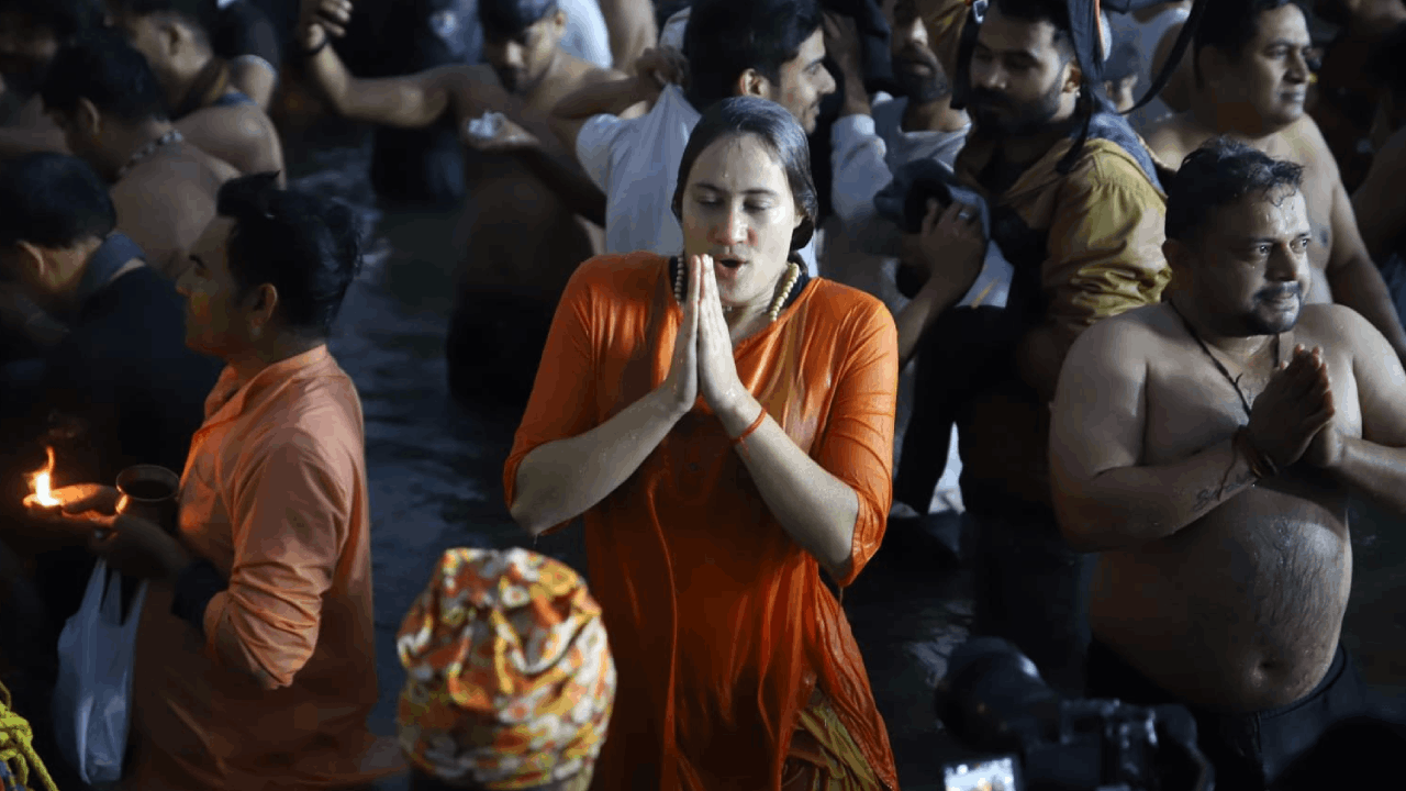 Mahakumbh 2025 How to Stay Safe from Common Diseases at Kumbh Mela Know Health Tips in Hindi