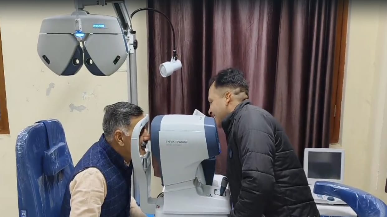 Robotic eye machine started in Ghumarvi hospital, minister Rajesh Dharmani inaugurated it