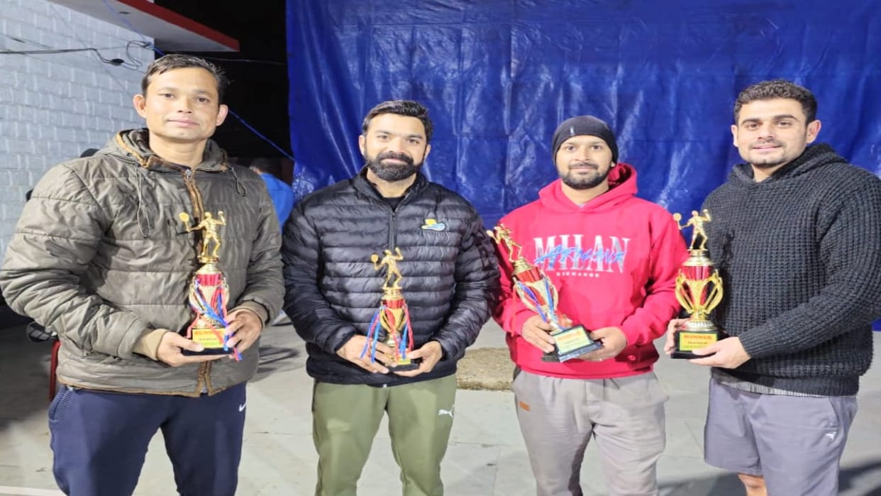 Sunny Thakur and Vishal Chandel pair became winners in badminton competition
