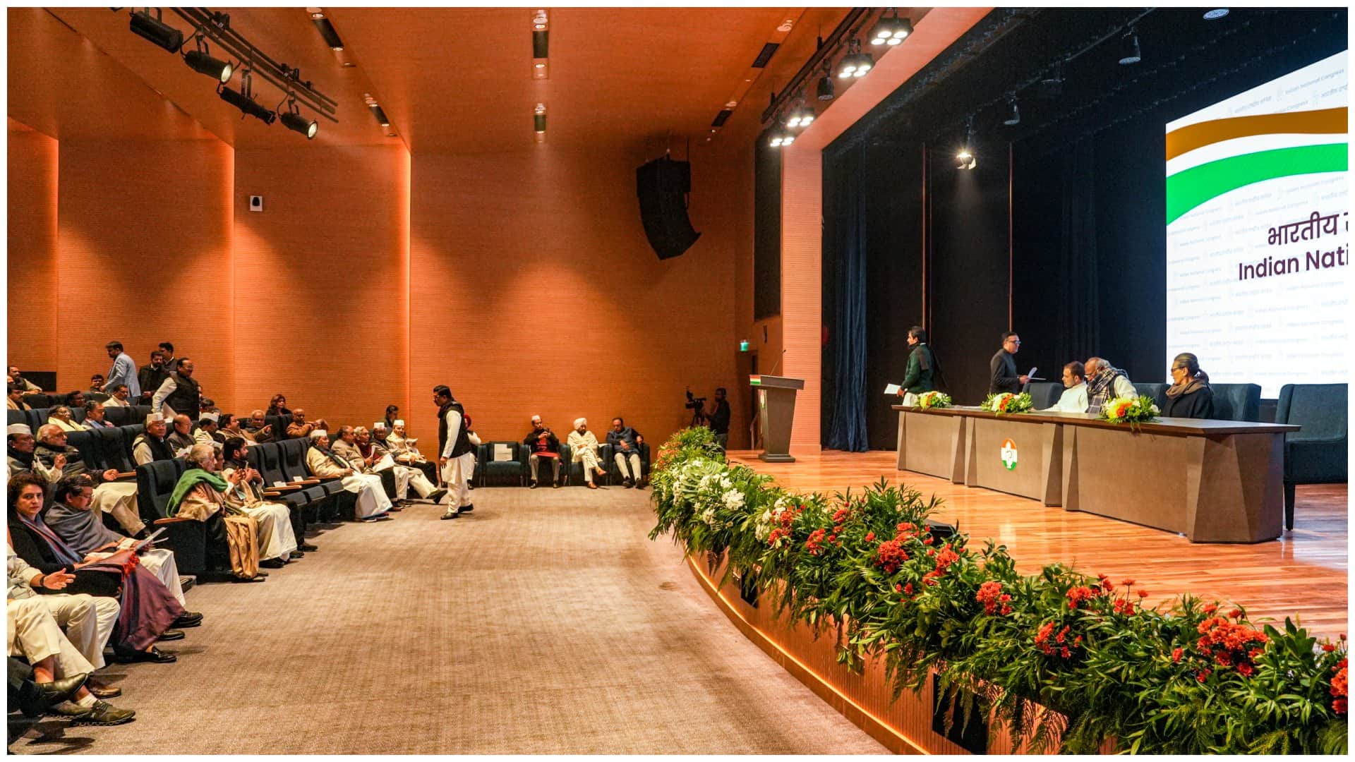 There is flaw in election system it is duty of Election Commission to be transparent Rahul Gandhi Slams ECI