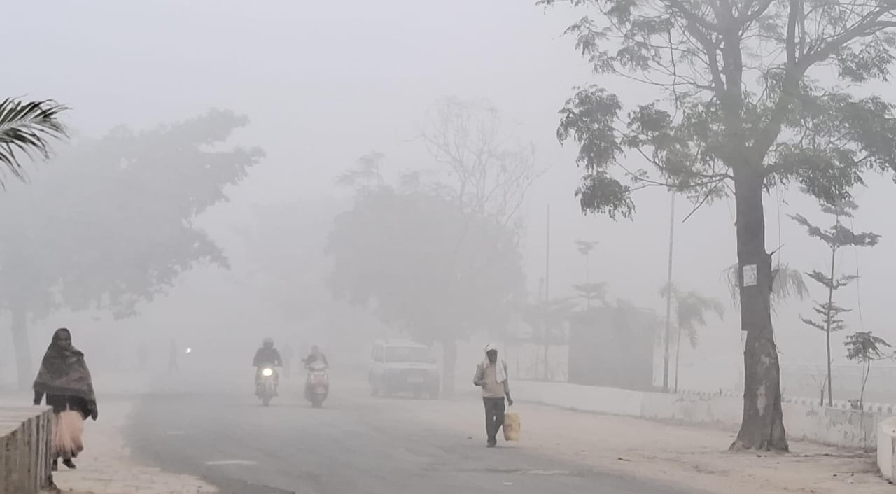 बिहार के कई इलाकों में ऐसा ही दृश्य दिखा।