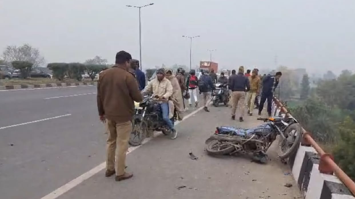 Bike fell out of control from the bridge in Bulandshahr two died