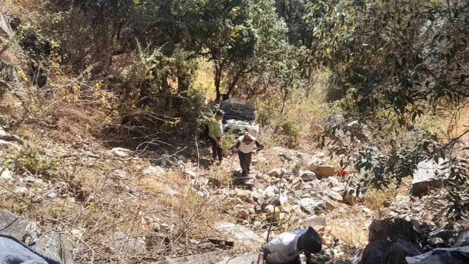 Uttarakhand Accident in Pauri car carrying passengers from Delhi lost control and fell into a ditch two dead