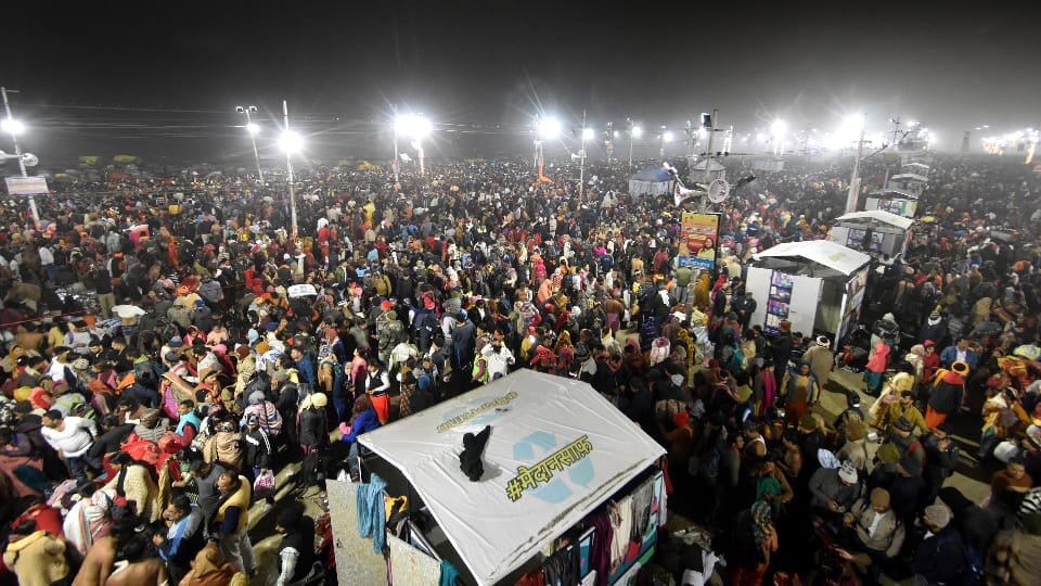 Maha Kumbh 2025 Devotees had come to take a holy dip Police turned whole city around