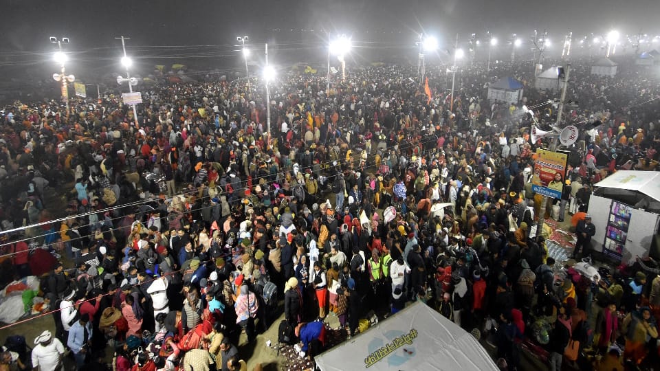 Mahakumbh 2025 : QR codes on pillars uniting separated people.