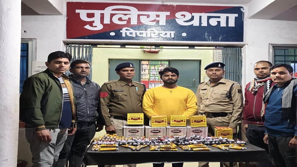 पुलिस की गिरफ्त में आरोपी