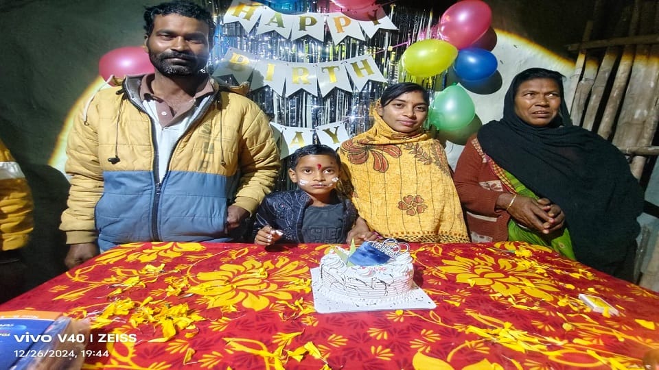 Sir my wife has been sold husband pleads with police to bring her back in Balrampur Ramanujganj