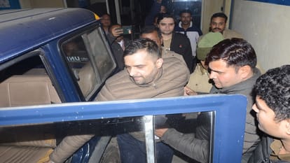 Salman was hiding in the house, after seeing the police he jumped from the roof, his leg was broken