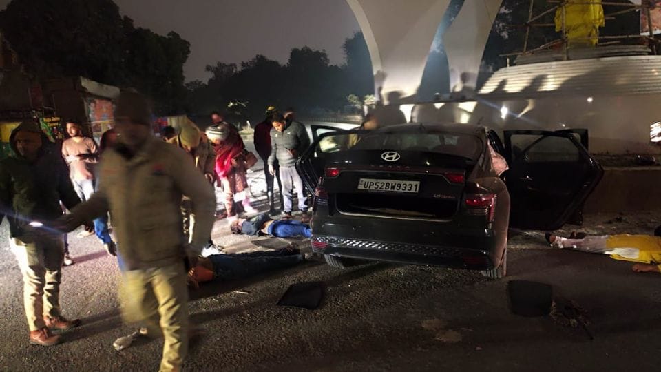 One dead and four injured in road accident in Gorakhpur