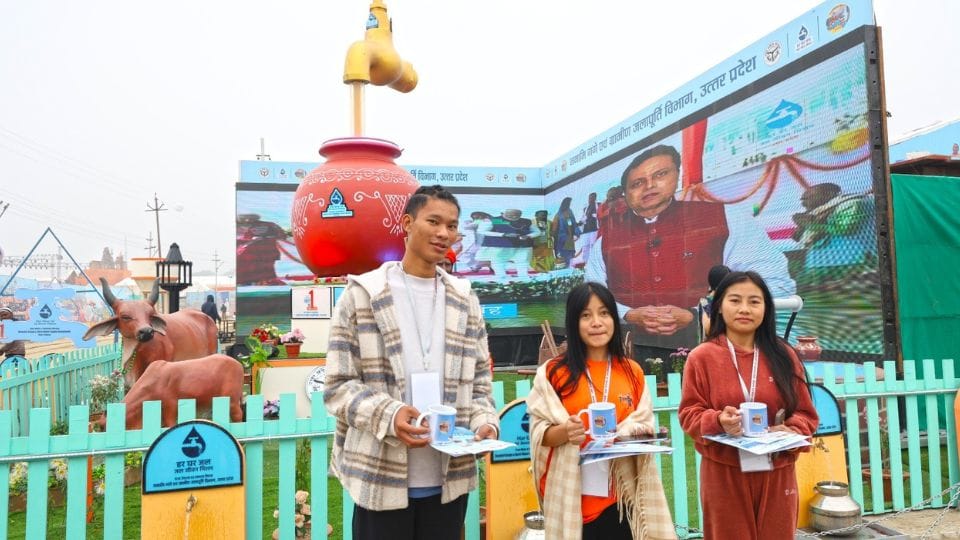 Devotees are liking the selfie point of clean Sujal village in Maha Kumbh