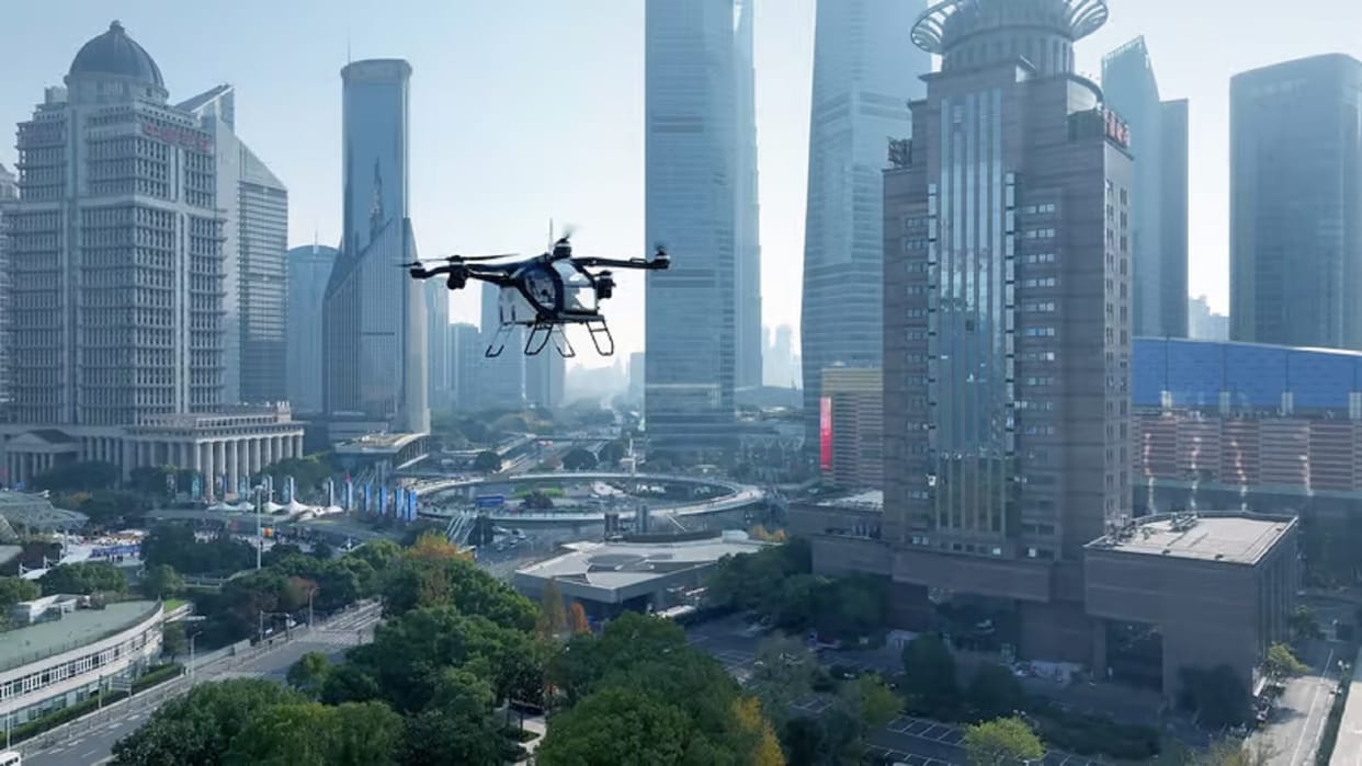 Chinese manufacturer XPeng Aero HT Land Aircraft Carrier could make Flying cars commercially viable by 2026