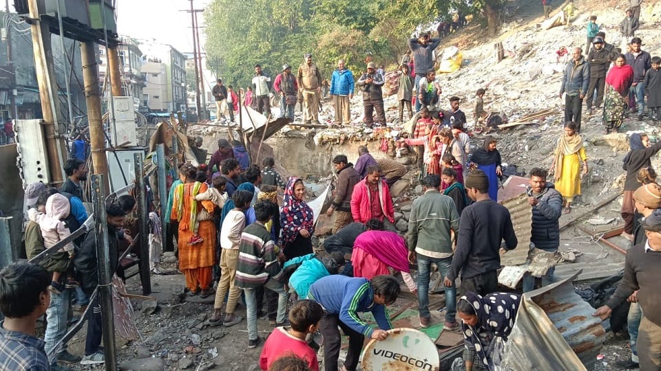 Encroachment removed from Haldwani railway station gate