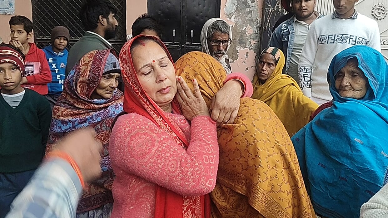 Son of a police inspector imprisoned his wife in the house police broke the lock and took her out