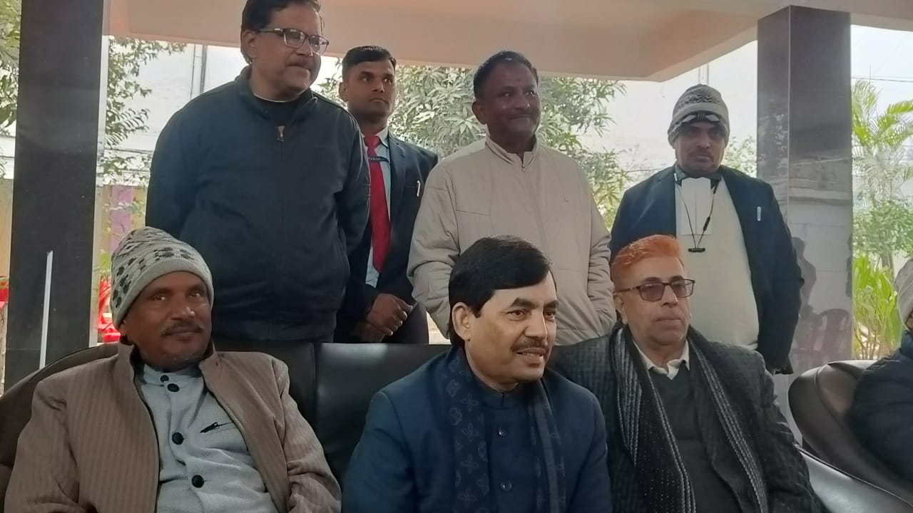 सुपौल भाजपा नेताओं के साथ राष्ट्रीय प्रवक्ता शाहनवाज हुसैन।