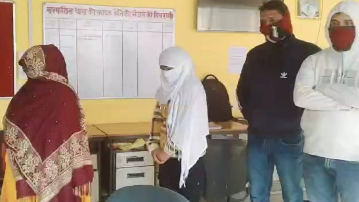 Crime In Bihar Prostitution business was flourishing in hotel in Chhapra police was not aware of it
