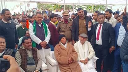 राजद सुप्रीमो लालू प्रसाद यादव सहित अन्य लोग