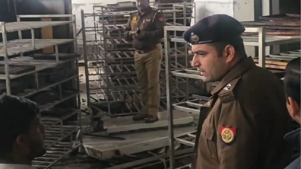 Explosion in bread factory more than 10 people injured Police reached the spot