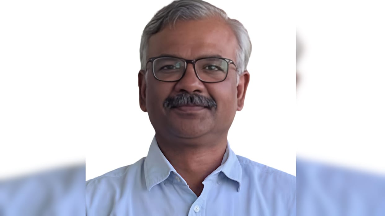 Dr. Mohit Jain becomes the new Vice Principal of the Medical College, famous for plastic surgery