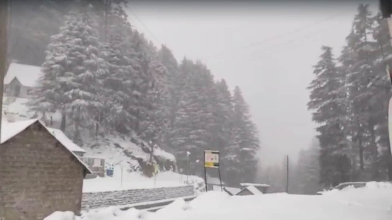 Himachal Weather: high altitude areas again covered in white sheet of snow, rain in many lower areas, see phot