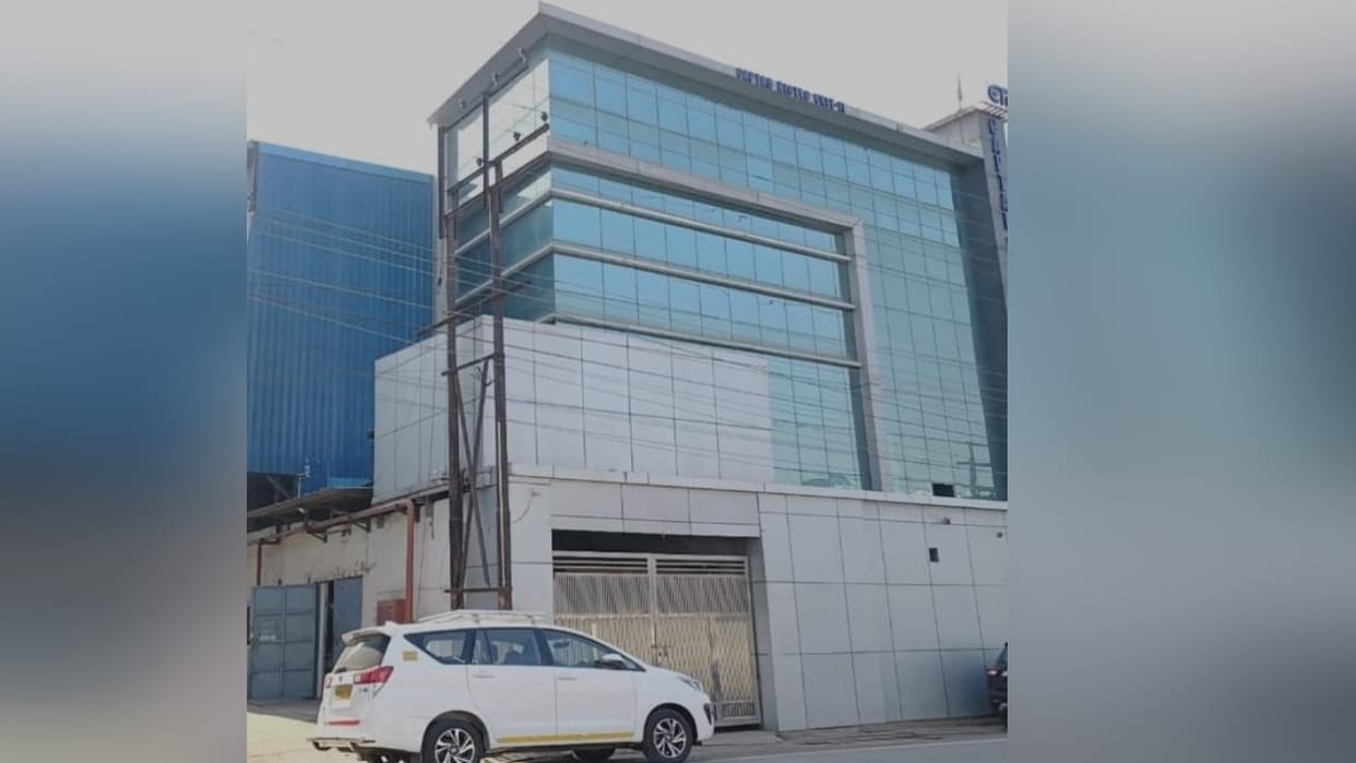 Himachal: Income Tax Department's raid continues on the second day in Baddi's pharma company