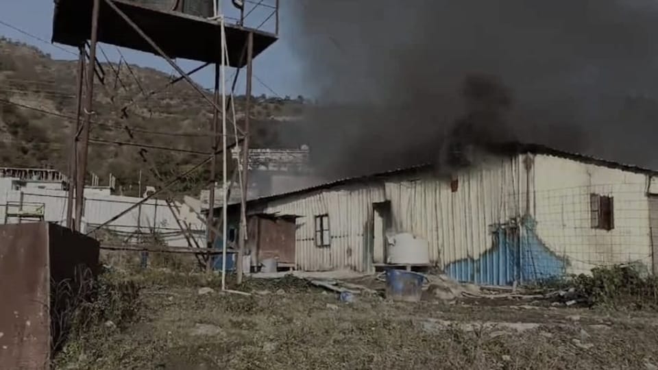 Cylinder blast in room of labourers engaged in construction of railway project in maletha srinagar
